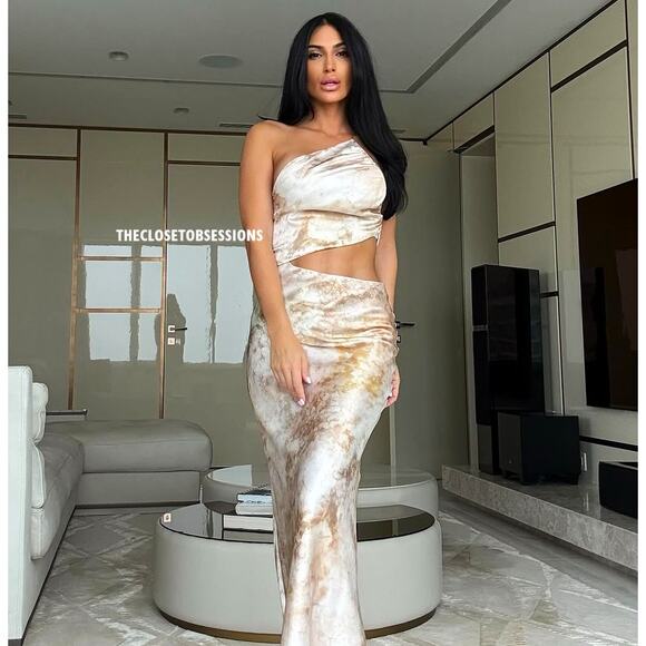 ZARA BLOGGER FAVE!!! Sleeveless Flowy Long Dress LAST ONE!!! - Picture 4 of 16